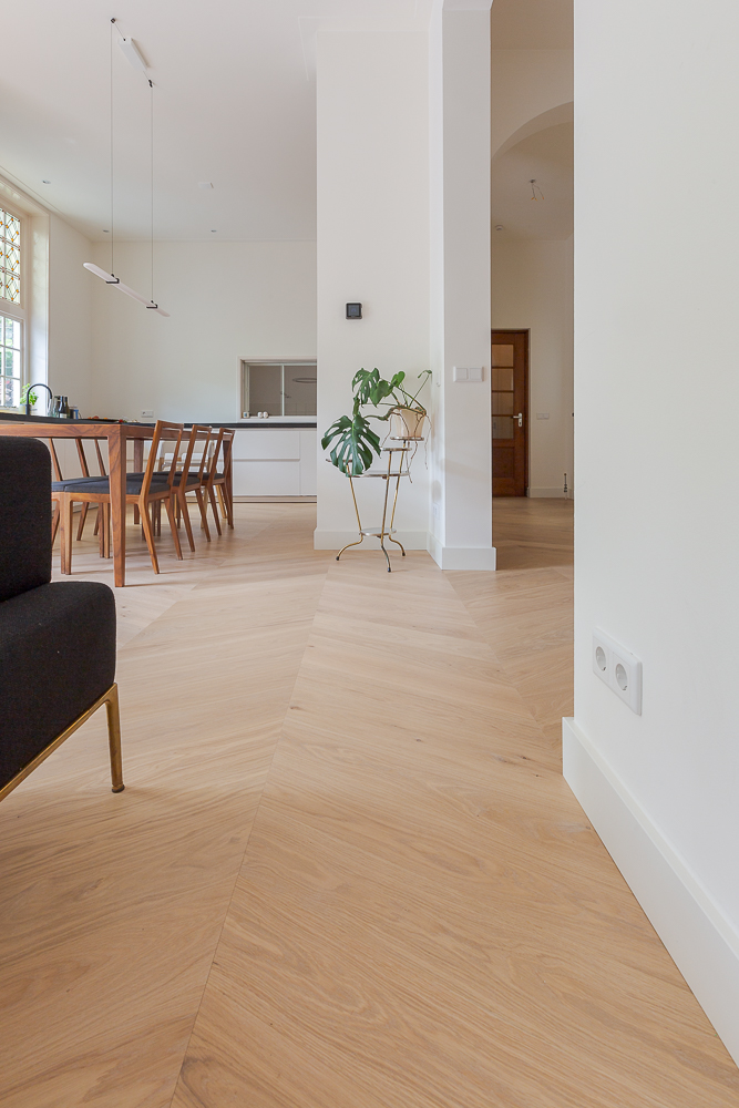 Floor,Flooring,Indoors,Interior Design,Wood,Hardwood,Plant,Plywood,Table,Living Room, Luxury, Design, Exclusive, Modern, Custom Made, Special, Beautiful