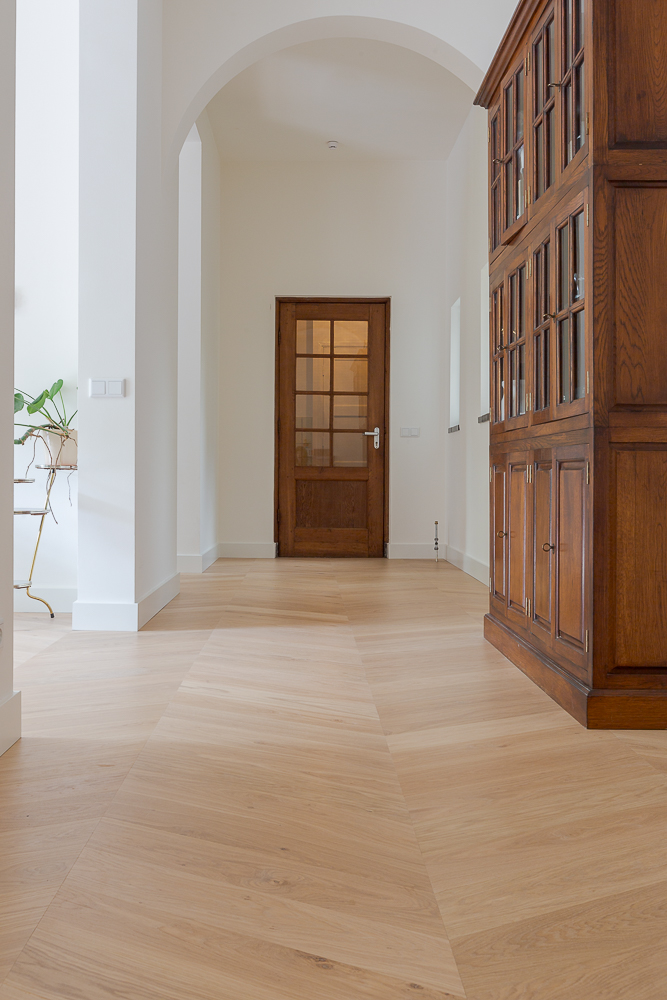 Floor,Flooring,Indoors,Interior Design,Wood,Hardwood,Door,Stained Wood,Corner,Housing, Luxury, Design, Exclusive, Modern, Custom Made, Special, Beautiful