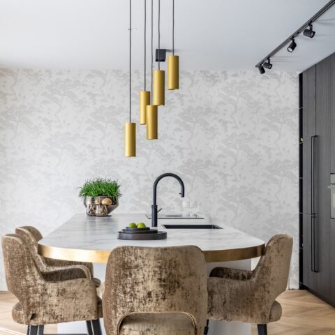 Gemoderniseerde jaren ’60 villa met gouden details