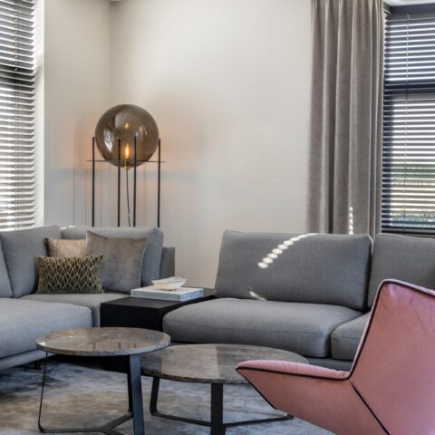 Strak landelijke villa met speelse twist