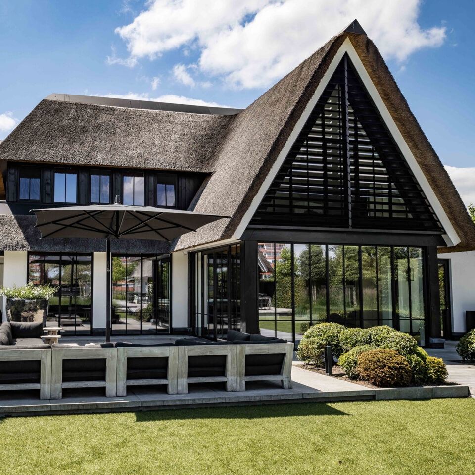 Scandinavian-looking barn house
