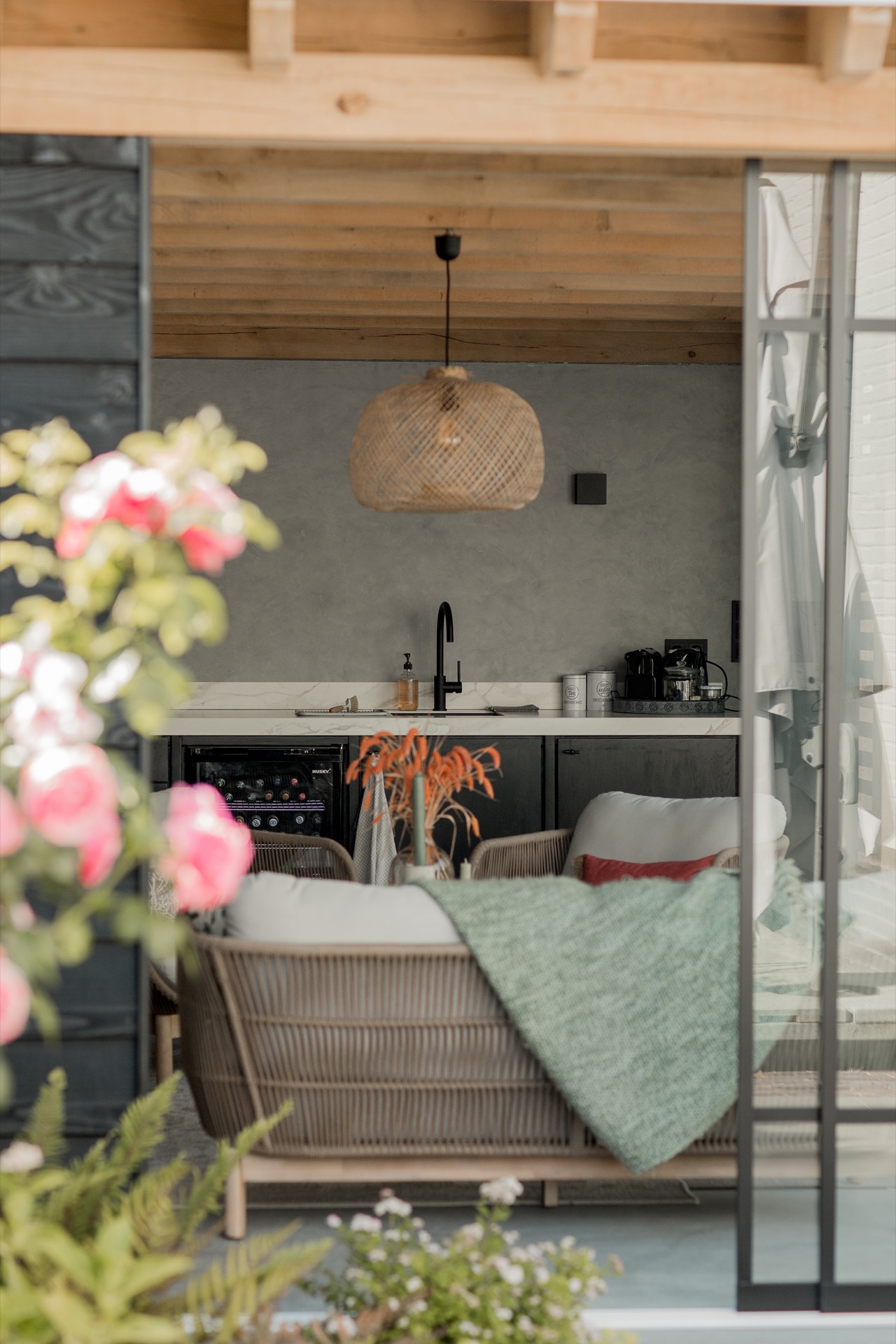 Indoors,Interior Design,Home Decor,Kitchen,Lamp,Housing,Device,Cushion,Potted Plant,Sink Faucet, Luxury, Design, Exclusive, Modern, Custom Made, Special, Beautiful