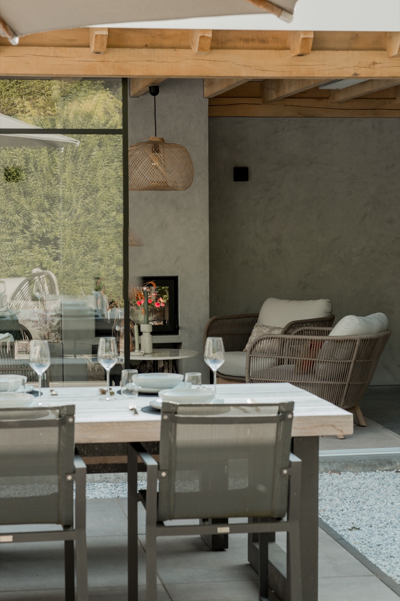 Dining Table,Furniture,Table,Dining Room,Indoors,Chair,Tabletop,Cup,Home Decor,Handbag, Luxury, Design, Exclusive, Modern, Custom Made, Special, Beautiful