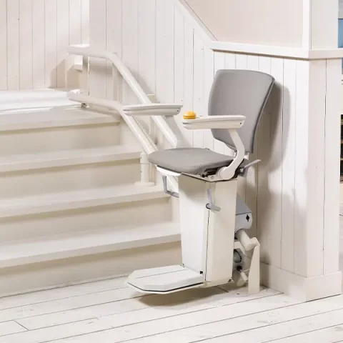 Trapliften en het interieur: hoe combineer je functionaliteit en design?
