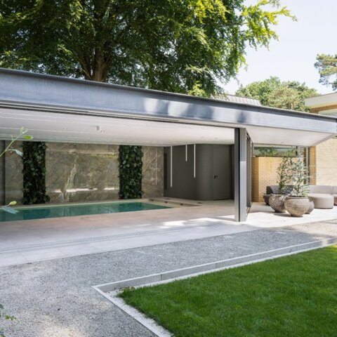 Luxueuze aanbouw met binnenzwembad