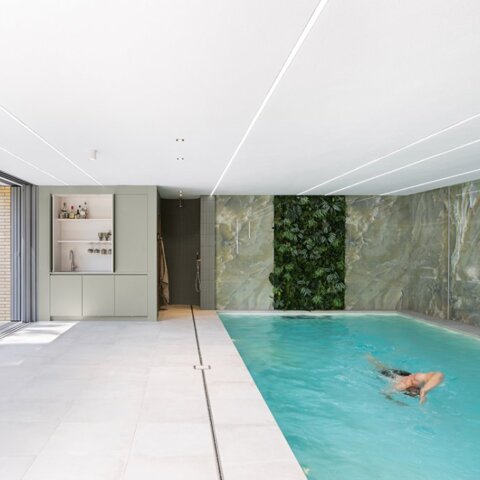 Luxueuze aanbouw met binnenzwembad