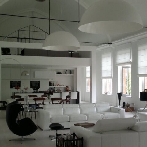 Modern interieur kapel in Brugge