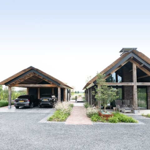 Villa R I