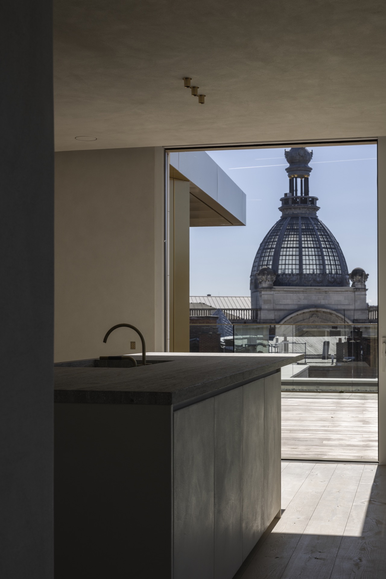 Spoelbak, wastafelkraan, raam, koepel, bubbelbad, boog, dakraam, binnen, keuken, penthouse, Luxe, Design, Exclusief, Modern, Maatwerk, Bijzondere, Mooie