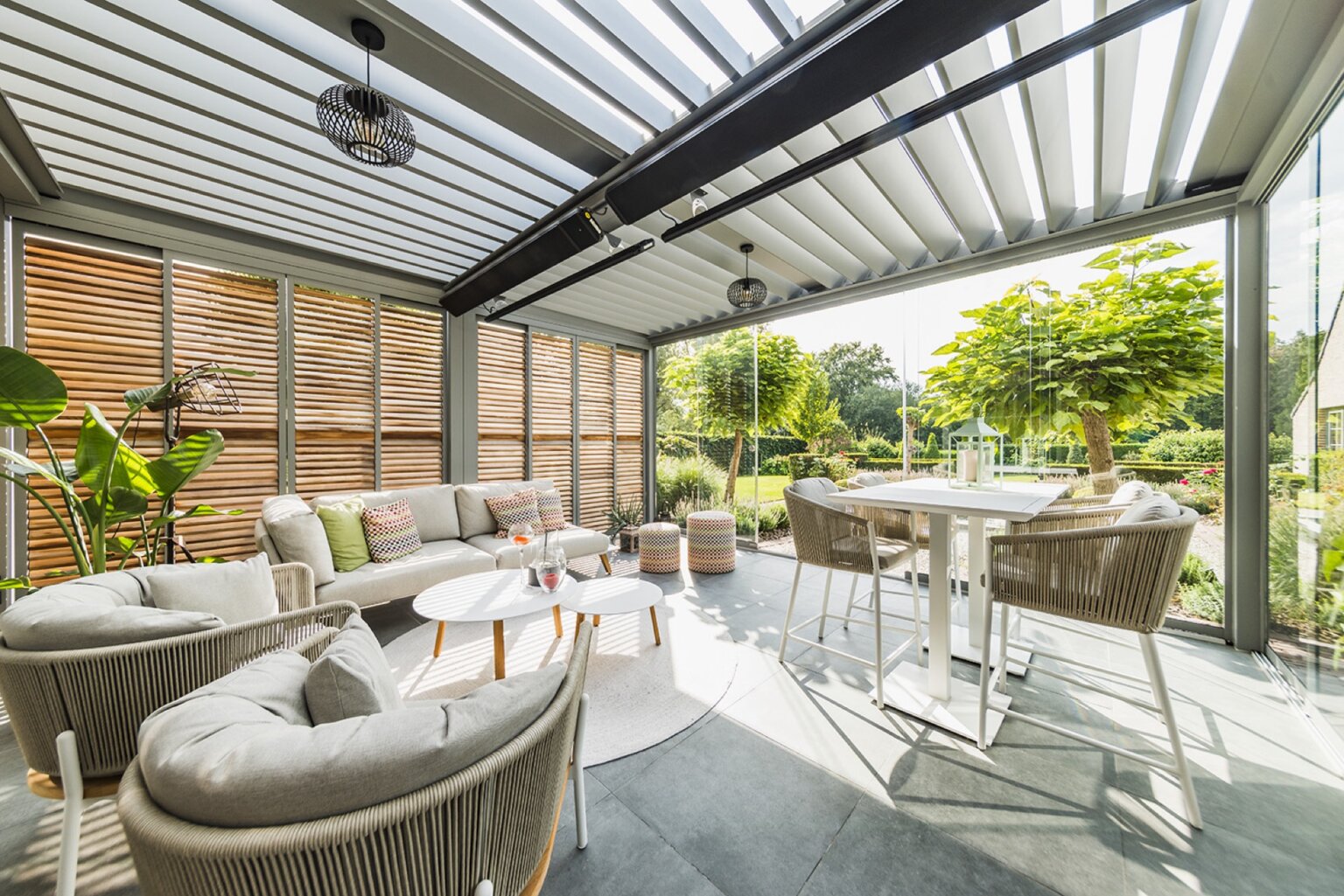 Strakke terrasoverkapping HOOG.design