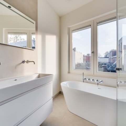 Bedrijfspand omgebouwd naar drie woningen in Utrecht