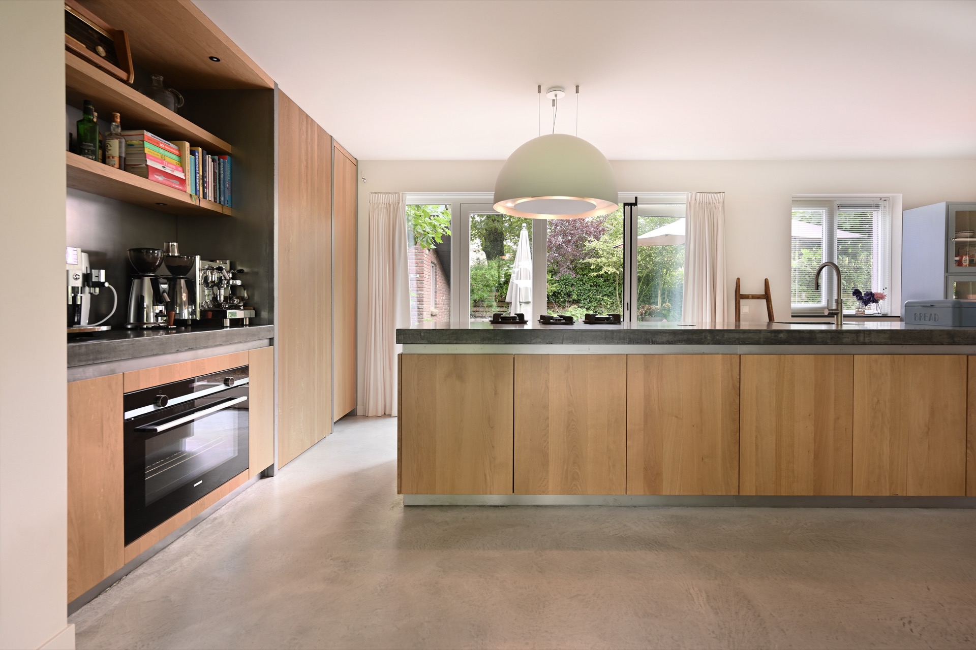 Binnen, interieurontwerp, keuken, vloer, kookeiland, woondecoratie, kast, meubilair, wastafelkraan, vloeren, Luxe, Design, Exclusief, Modern, Maatwerk, Bijzondere, Mooie