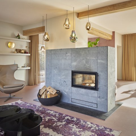 Markante armaturen in een uitgesproken interieur