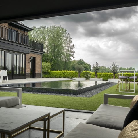 Project Zwembad met Overlooprand