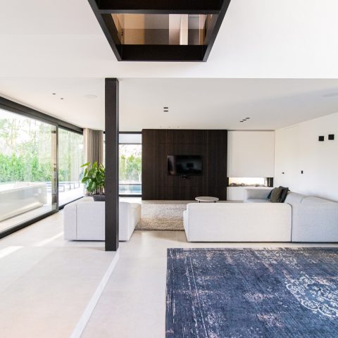 Een woning, waar de zuidelijke voortuin de achtertuin wordt