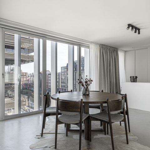 Nō. 00 Lichtrijk appartement met bleke tinten