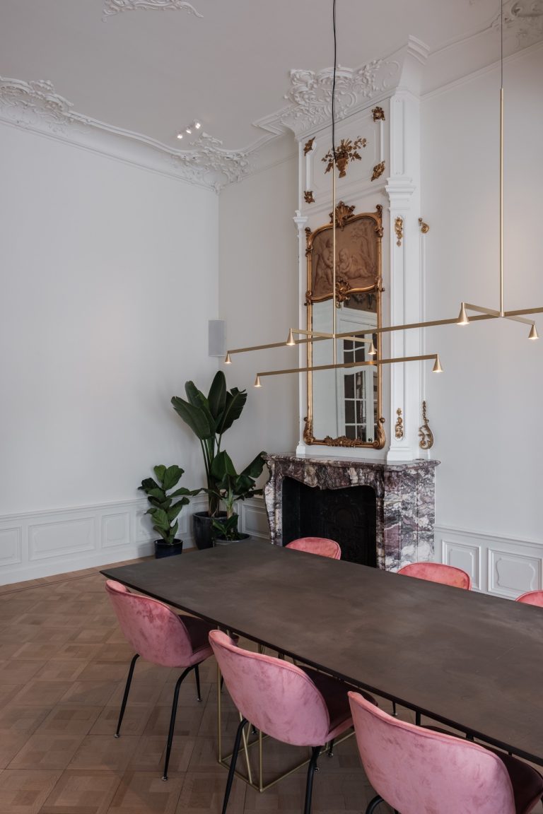 Renovatie neoklassiek herenhuis met warm interieur