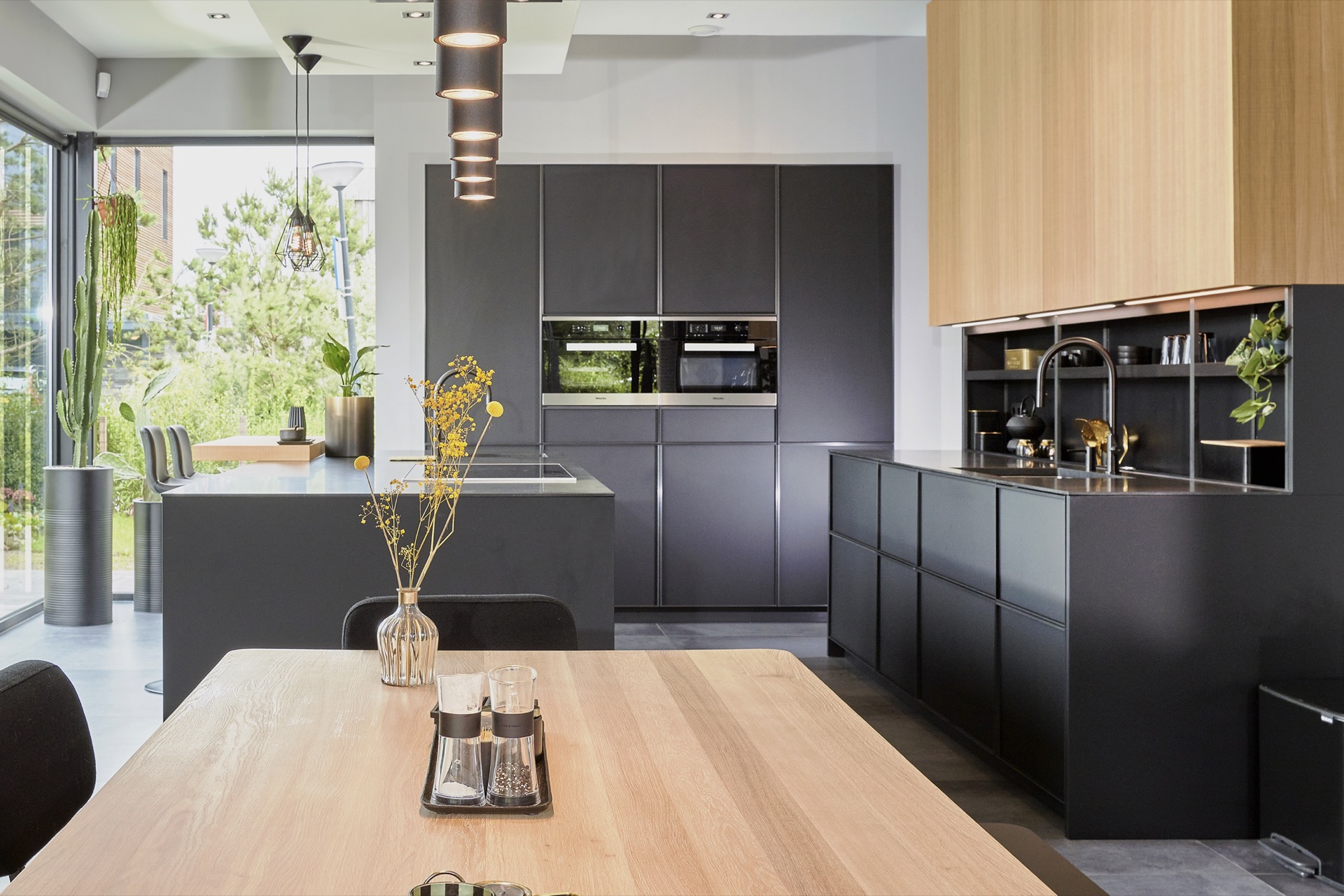 Luxe keuken, exclusieve keuken, zwarte design keuken, Luxury, Design, Exclusive, Modern, Custom Made, Special, Beautiful