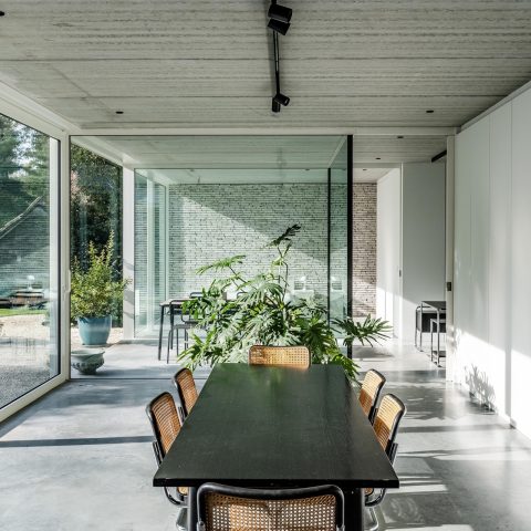 BOSS2 – Bosrijk modernistische villa