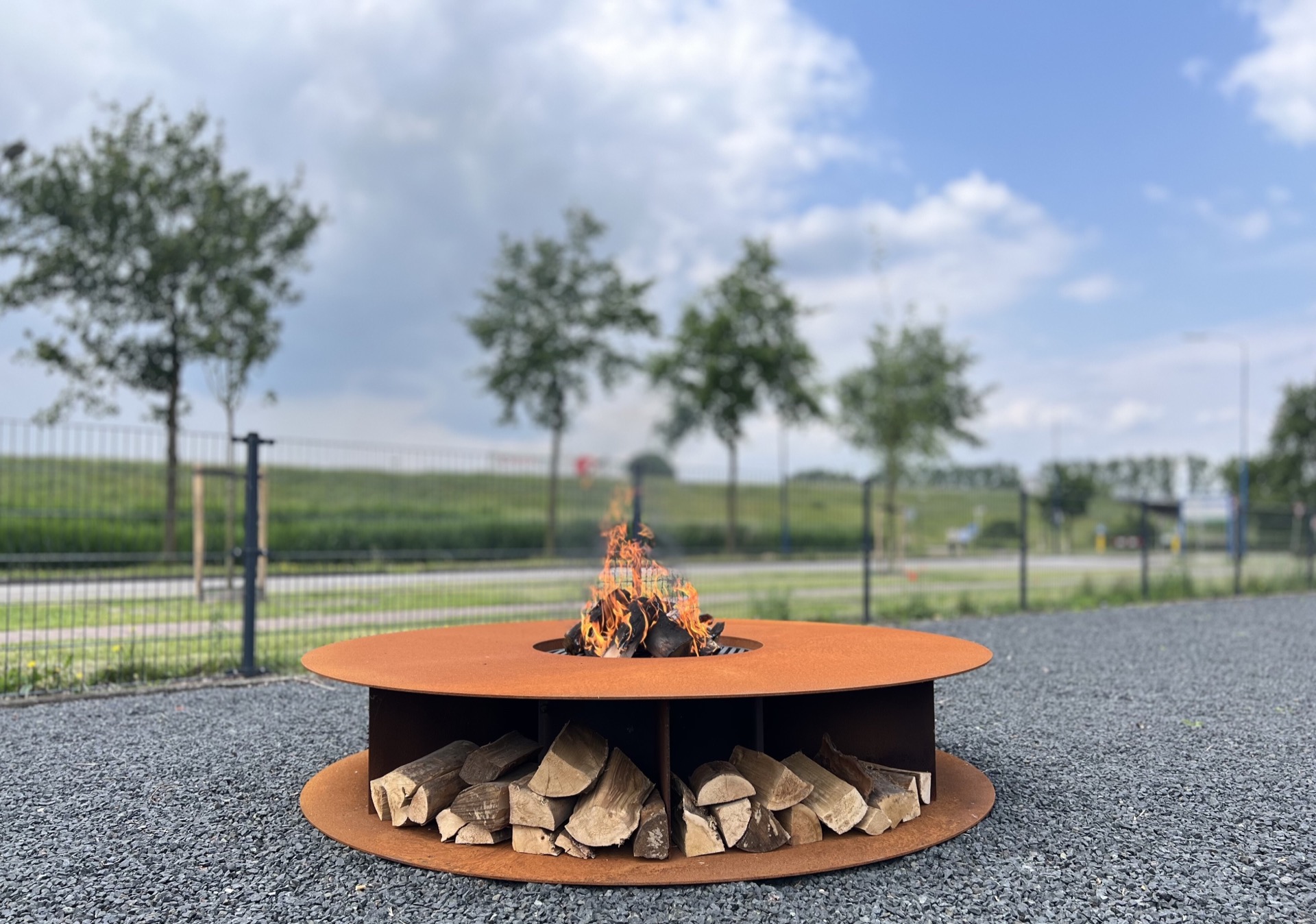 Cor-Ten Feuerstelle 200 cm: grootschalige vuurplaats met verstelbaar BBQ rooster, Luxury, Design, Exclusive, Modern, Custom Made, Special, Beautiful