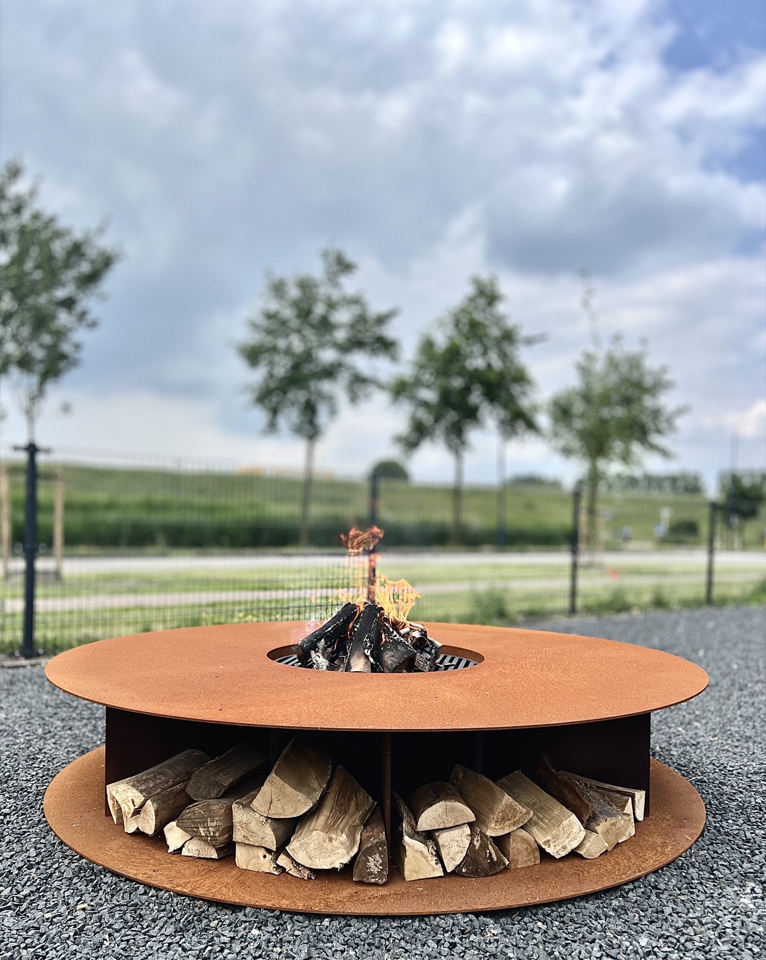 Cor-Ten Feuerstelle 200 cm: grootschalige vuurplaats met verstelbaar BBQ rooster, Luxury, Design, Exclusive, Modern, Custom Made, Special, Beautiful