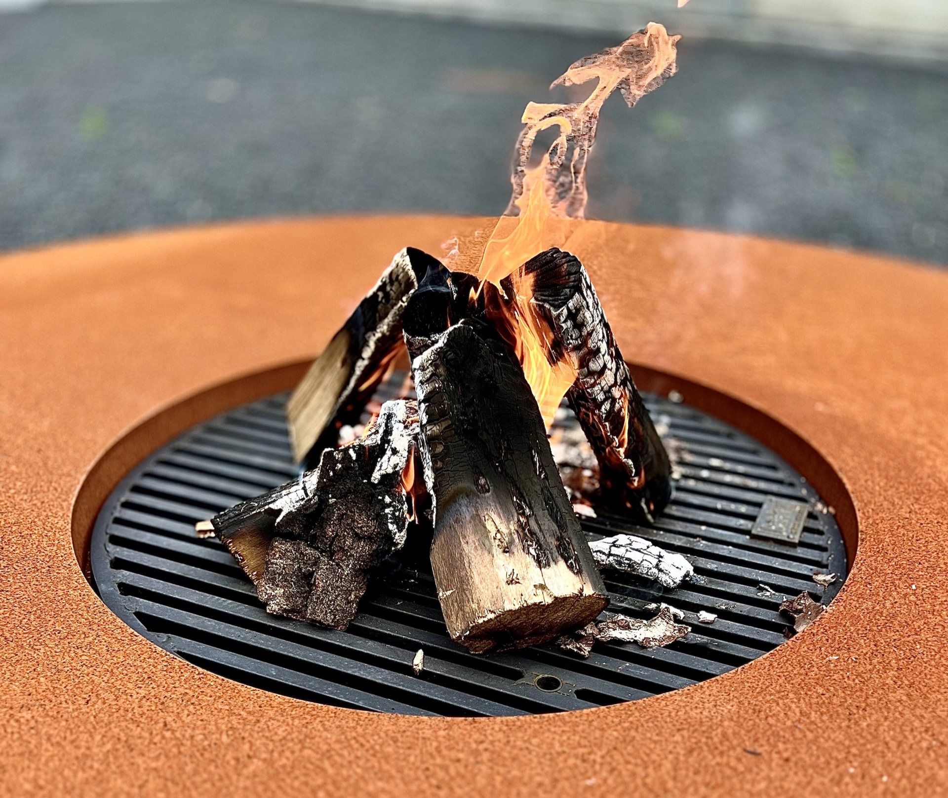 Cor-Ten Feuerstelle 200 cm: grootschalige vuurplaats met verstelbaar BBQ rooster, Luxury, Design, Exclusive, Modern, Custom Made, Special, Beautiful