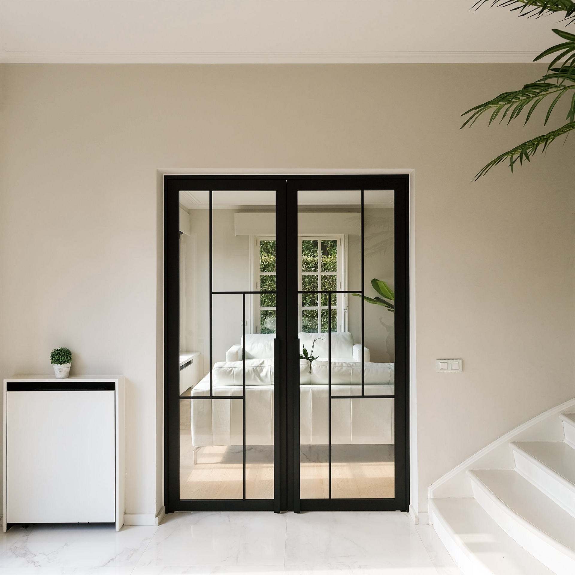porta interna stile acciaio con vetro e telaio nero opaco: porta interna stile acciaio con telaio scuro e montanti, vista, Luxury, Design, Exclusive, Modern, Custom Made, Special, Beautiful