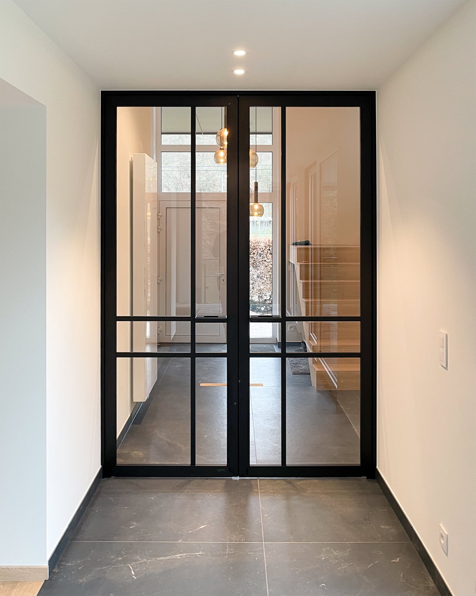 porta interna stile acciaio con vetro e telaio nero opaco: porta interna stile acciaio con telaio scuro e montanti vicino a, Luxury, Design, Exclusive, Modern, Custom Made, Special, Beautiful