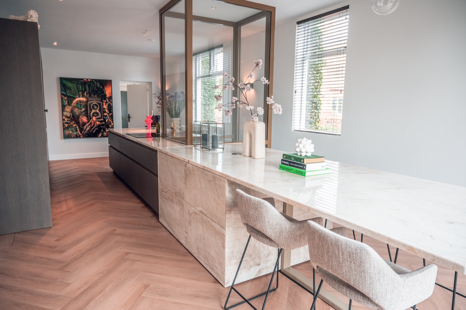 kitchen island with glass display and optical zoning: kitchen island wall with stone-look countertop, bar stools and glass, Luxury, Design, Exclusive, Modern, Custom Made, Special, Beautiful