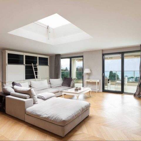 Waarom kiezen architecten vaak voor lichtkoepels in luxe villa’s?