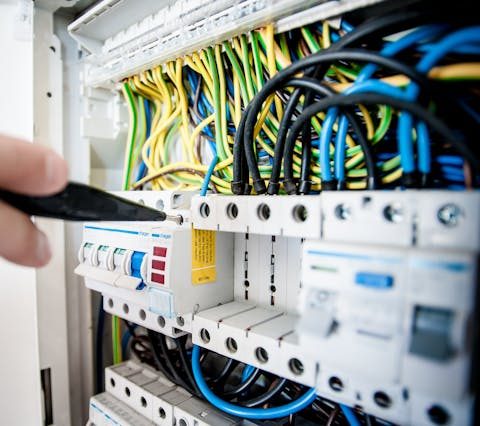 Veiligheid voorop in jouw huis met een goede installatie-automaat