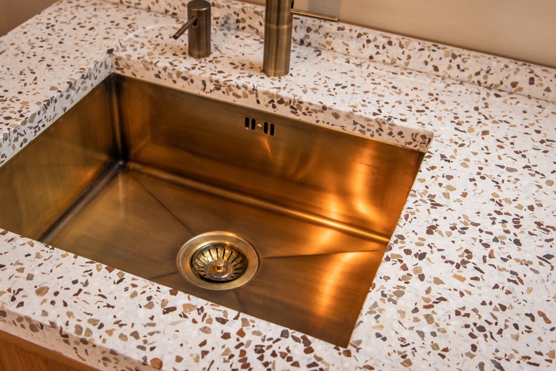 showroom de cocina y baño a medida: showroom voor maatwerk keukens en badkamers met uitgebreide materiaalstalen, Luxury, Design, Exclusive, Modern, Custom Made, Special, Beautiful