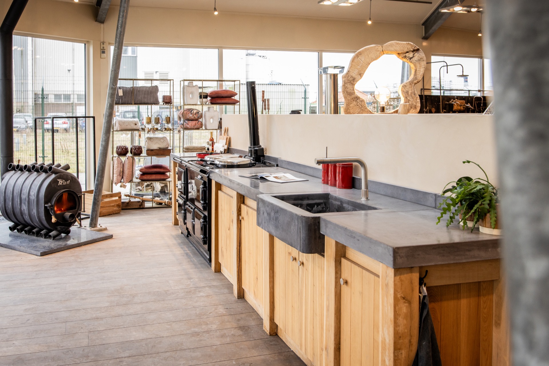 showroom de cocina y baño a medida: showroom voor maatwerk keukens en badkamers met uitgebreide materiaalstalen, Luxury, Design, Exclusive, Modern, Custom Made, Special, Beautiful