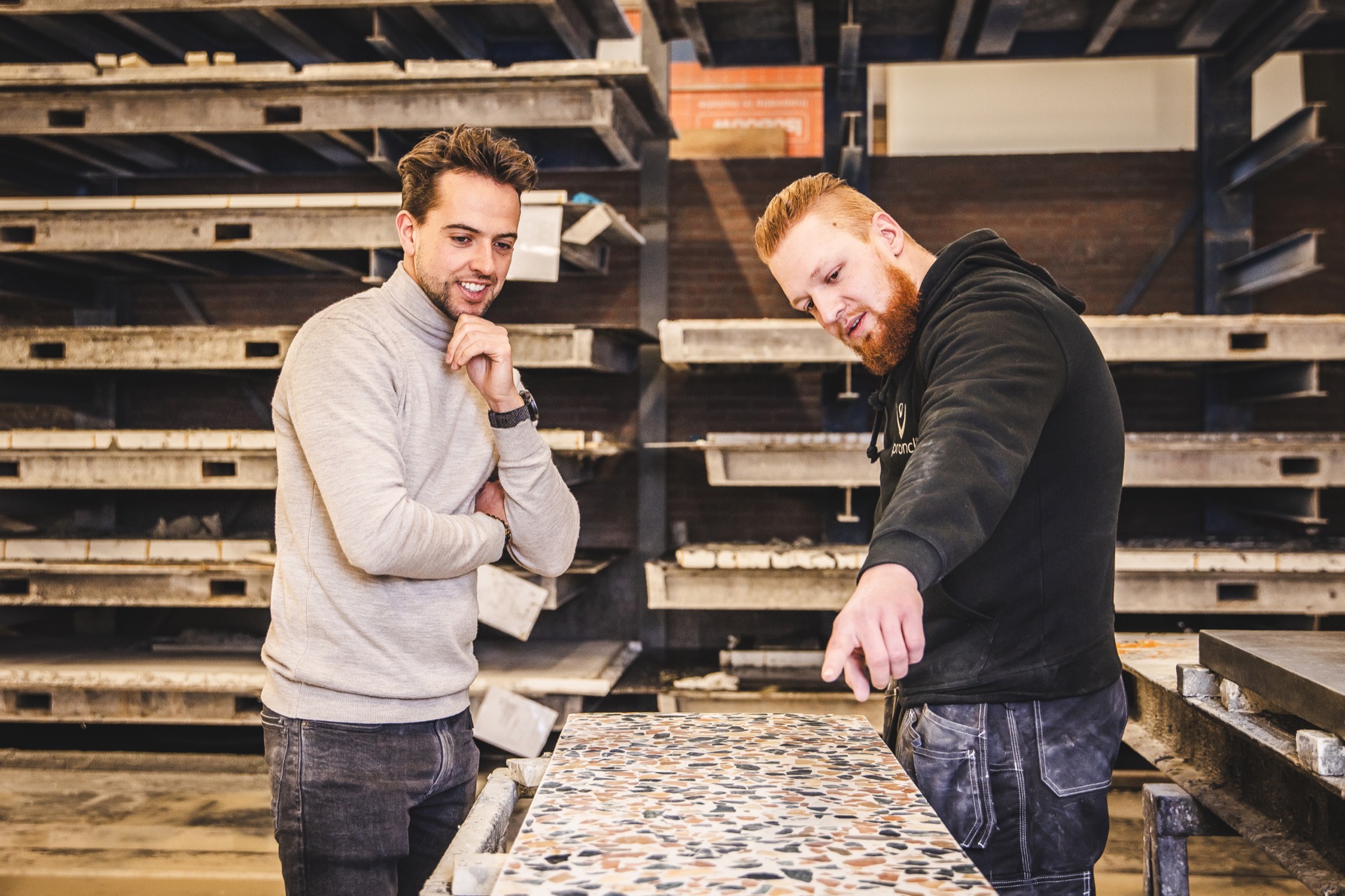 showroom de cocina y baño a medida: showroom voor maatwerk keukens en badkamers met uitgebreide materiaalstalen, Luxury, Design, Exclusive, Modern, Custom Made, Special, Beautiful