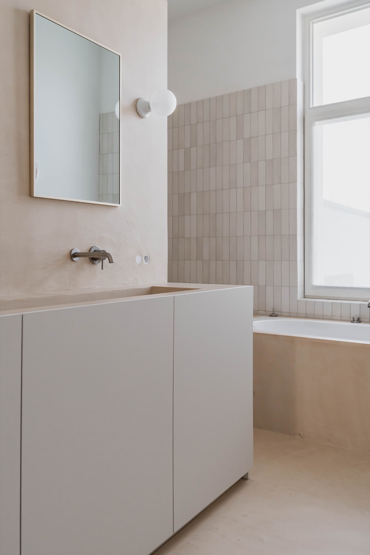 handleless walnut kitchen: handleless white bathroom vanity with two mirrors above the wash area, Luxe, Design, Exclusief, Modern, Maatwerk, Bijzondere, Mooie