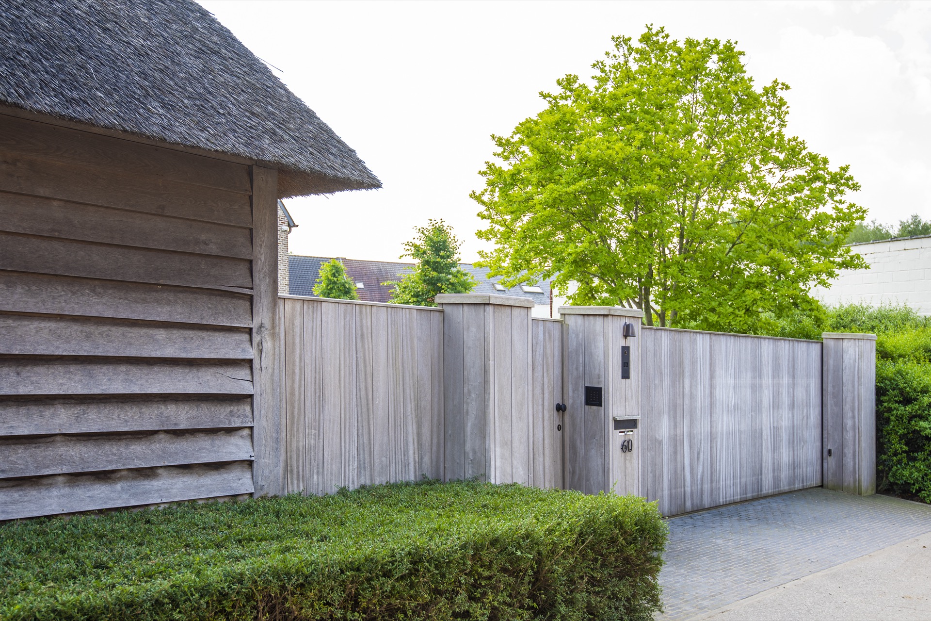 cancello scorrevole automatico in legno: cancello scorrevole in legno con doghe verticali e recinzione da giardino color, Luxury, Design, Exclusive, Modern, Custom Made, Special, Beautiful