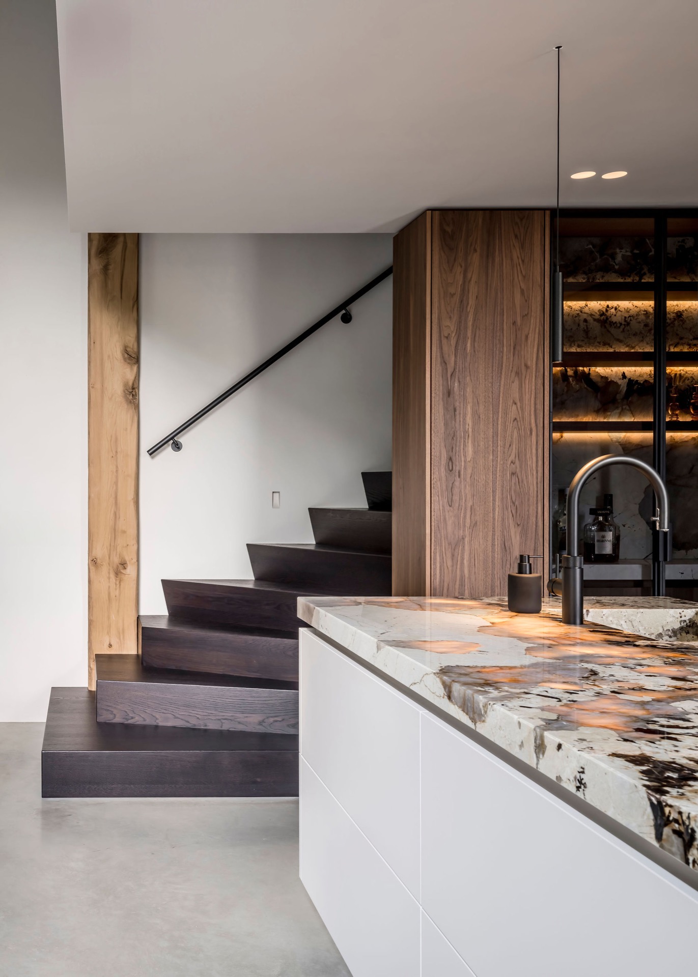 custom walnut kitchen with natural stone countertop: kitchen corner with brick wall, walnut paneling and natural stone, Luxe, Design, Exclusief, Modern, Maatwerk, Bijzondere, Mooie