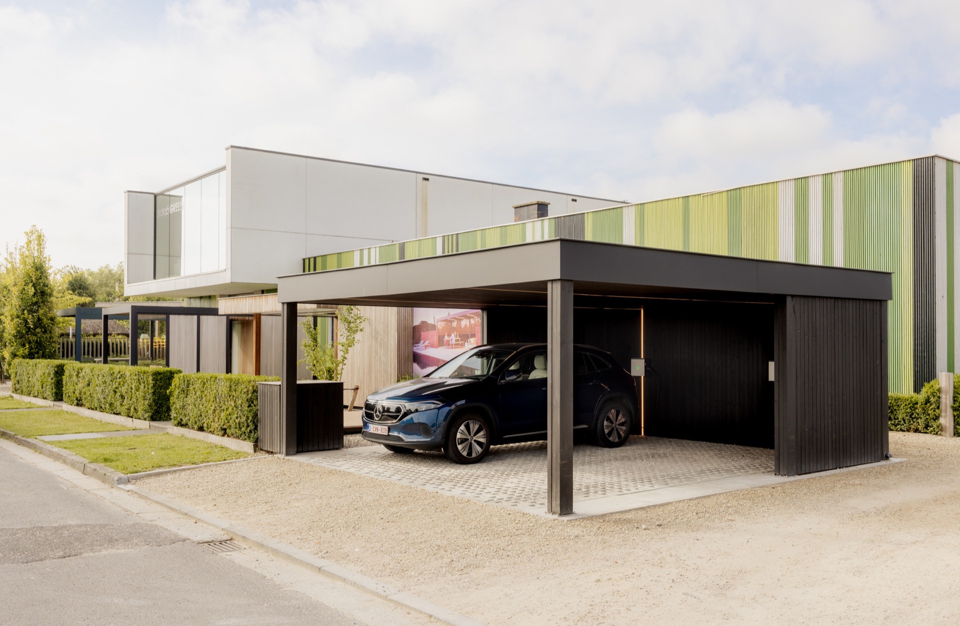 rivestimento parete: carport moderno con pensilina e pannelli verticali, vialetto con riempimento di ghiaia, Luxury, Design, Exclusive, Modern, Custom Made, Special, Beautiful