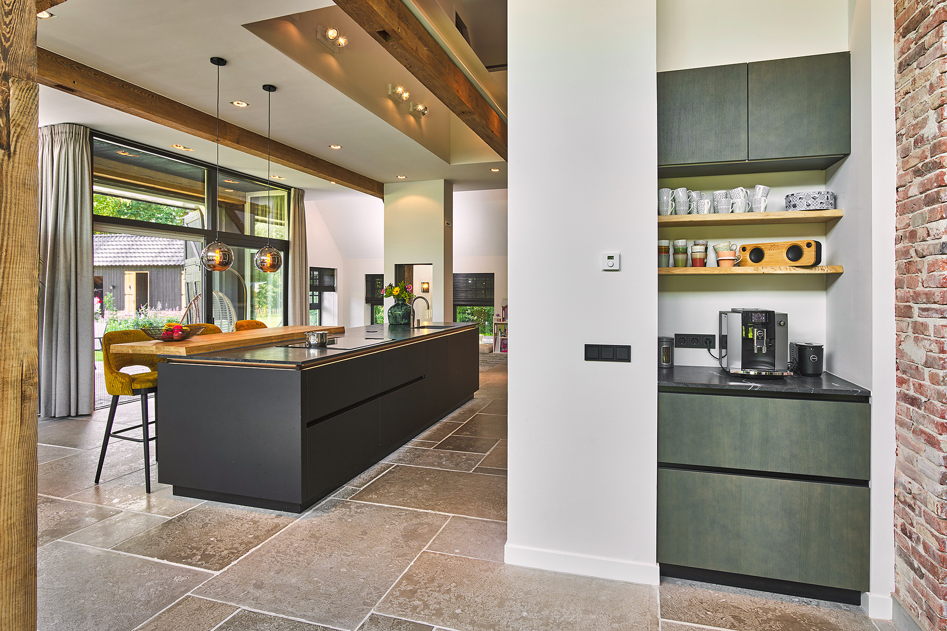 open kitchen with cooking island: kitchen cabinet detail with dark upper cabinets and a niche with built-in appliances, Luxe, Design, Exclusief, Modern, Maatwerk, Bijzondere, Mooie