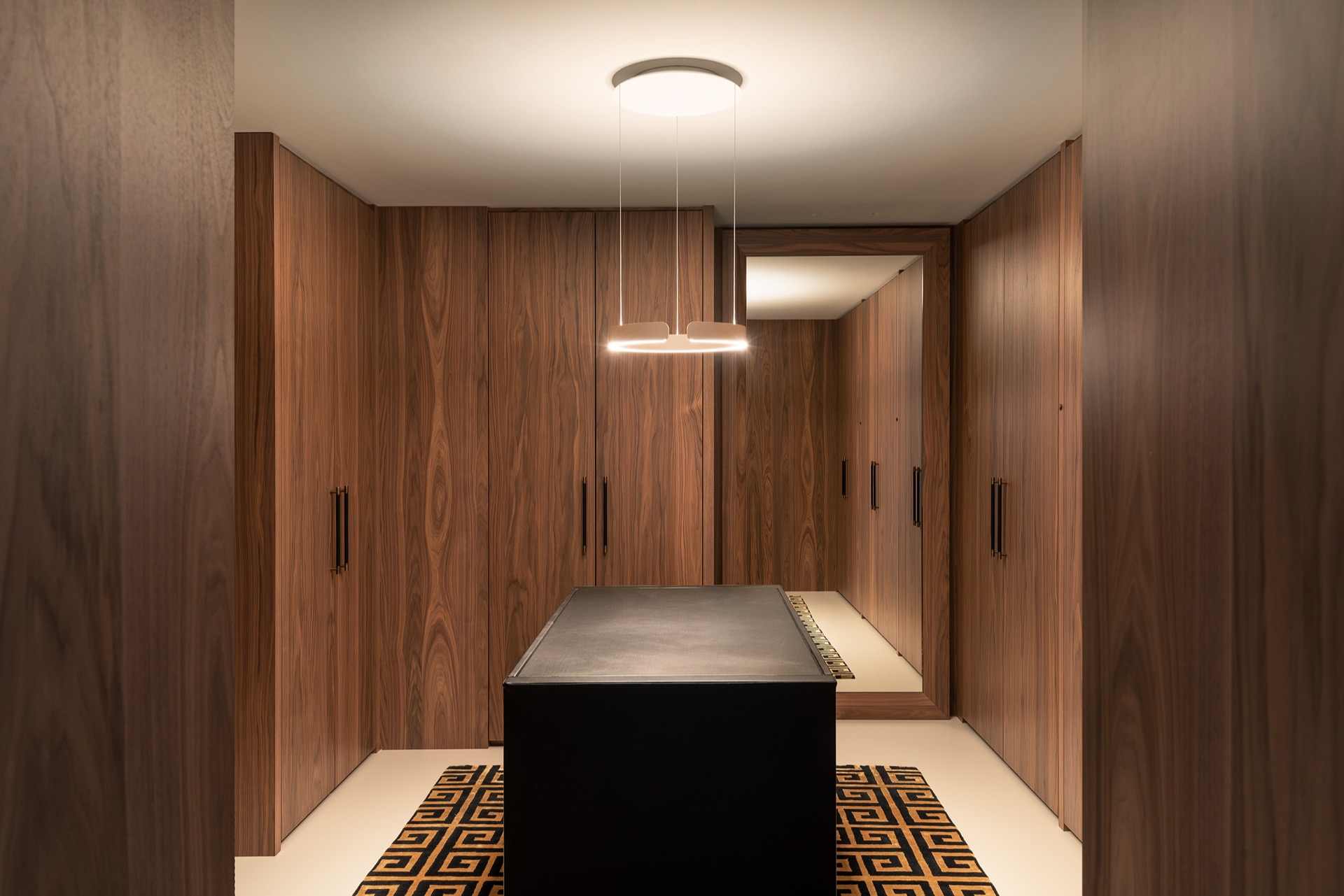 penthouse interior renovation: walnut cabinet wall with sleek doors and niche profiles in a modern kitchen, Luxe, Design, Exclusief, Modern, Maatwerk, Bijzondere, Mooie