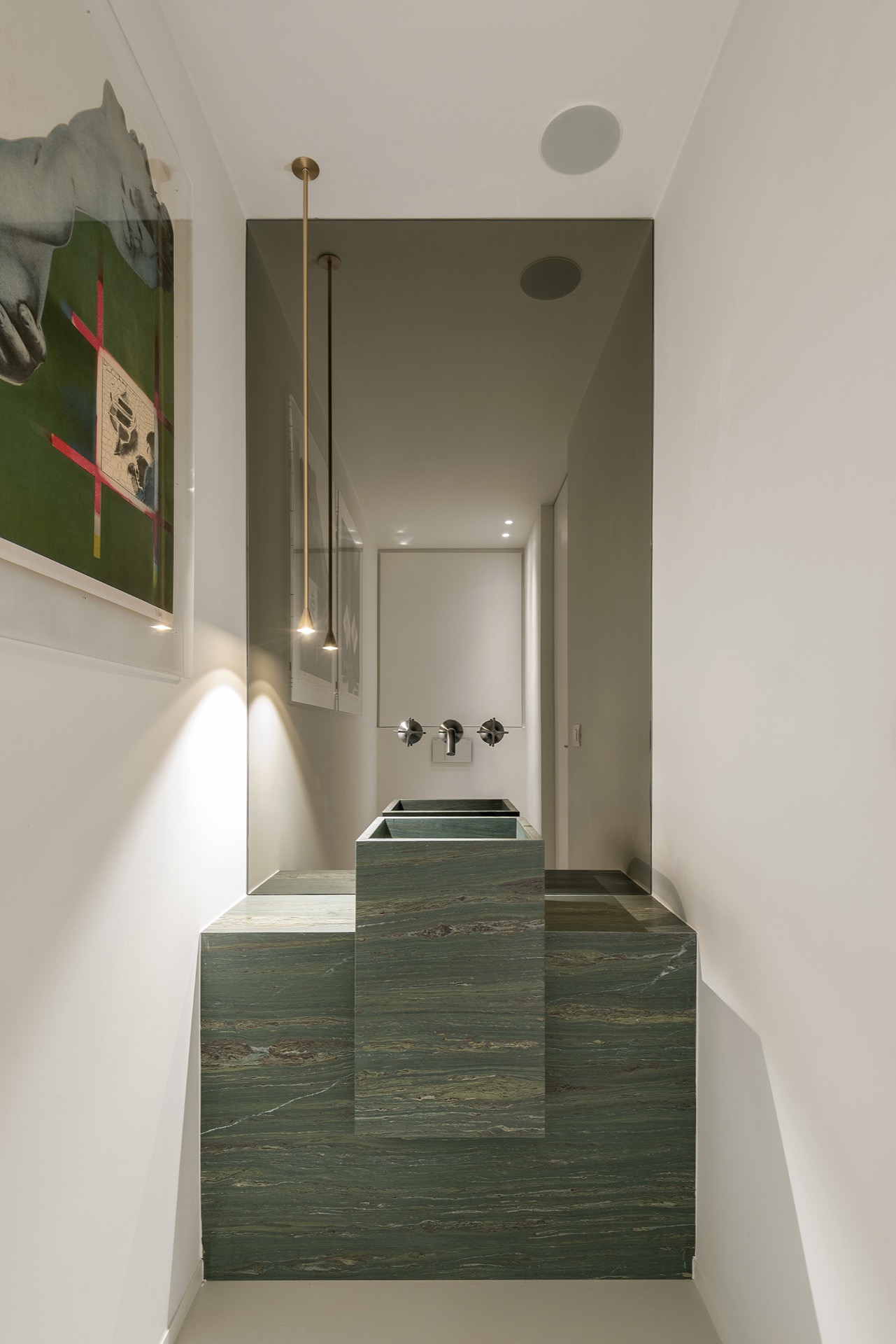penthouse interior renovation: bathroom wall with large natural stone panels and minimal white finish, Luxe, Design, Exclusief, Modern, Maatwerk, Bijzondere, Mooie