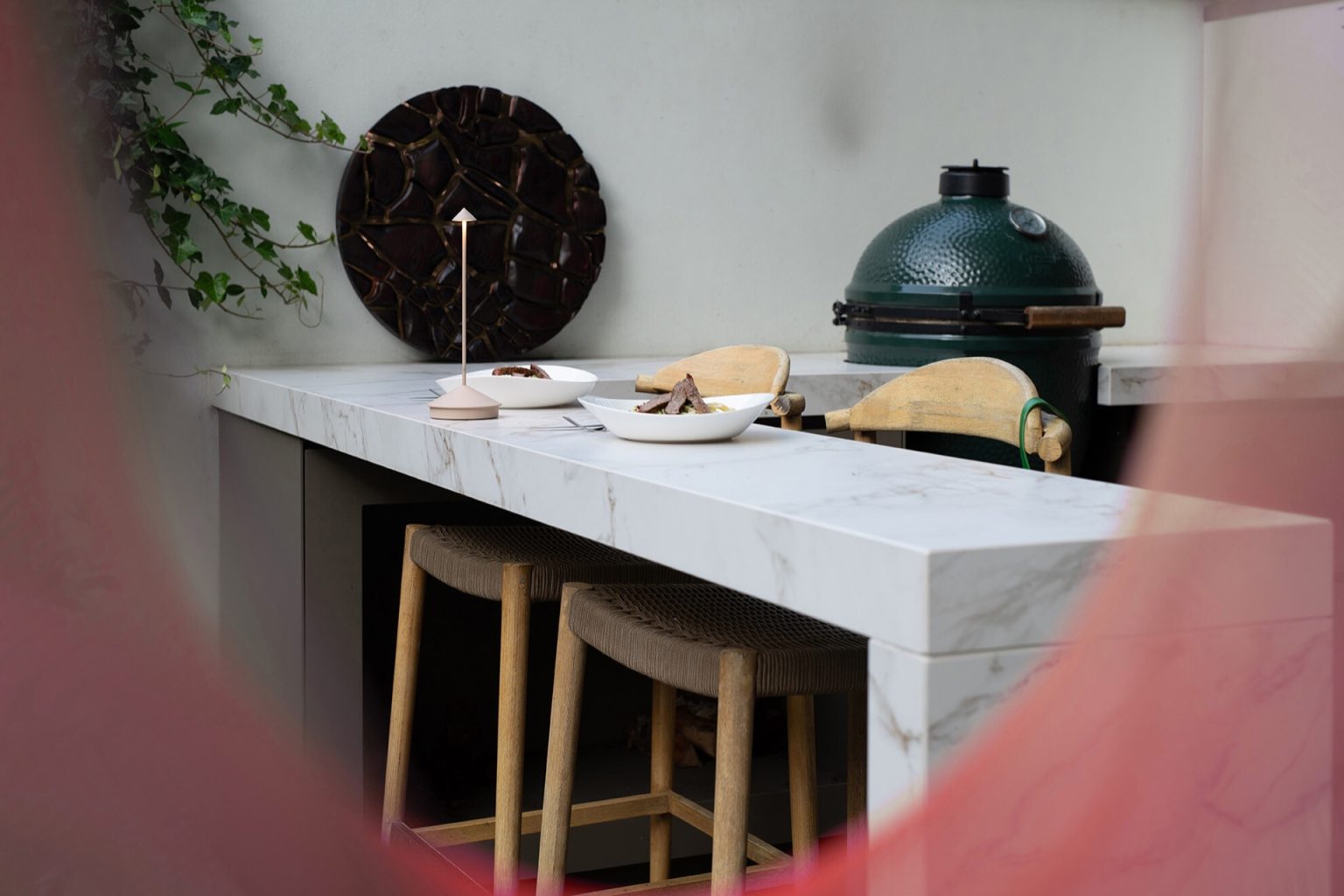 Refined outdoor kitchen design in the characteristic surroundings of Bussum