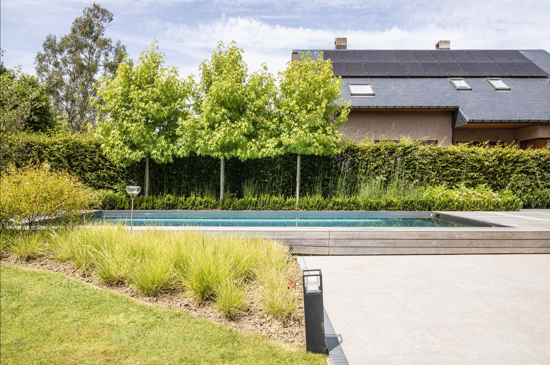 piscina in acciaio inox 10x4 m: piscina in acciaio inox con vista verso le aperture delle finestre dell’ampliamento moderno, Luxury, Design, Exclusive, Modern, Custom Made, Special, Beautiful