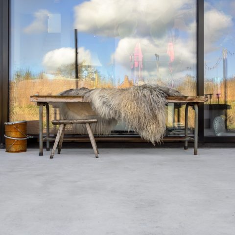 Vrijstaande nieuwbouwwoning in Schoonhoven met een gevlinderde betonvloer