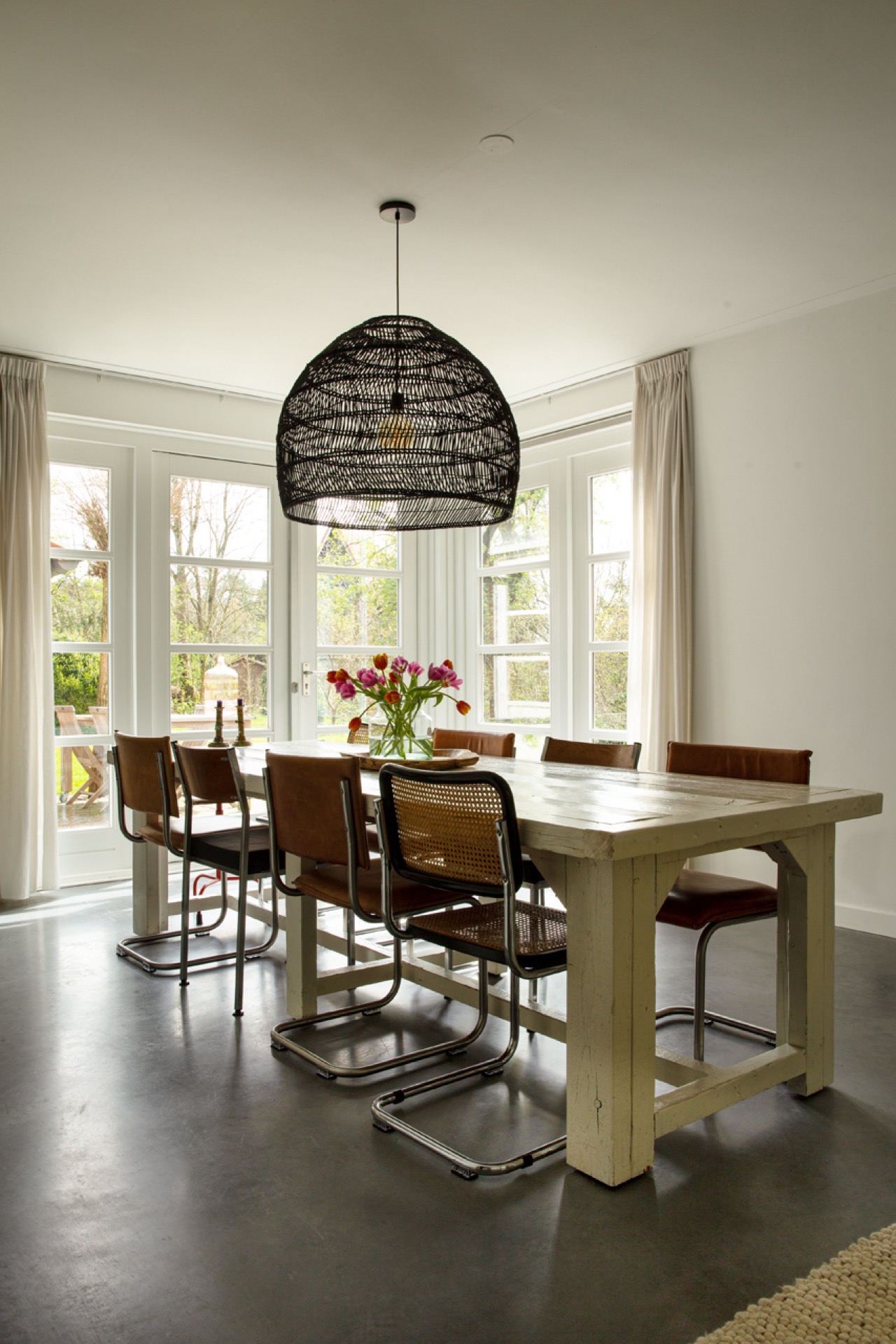 pavimento in cemento frattazzato continuo tra cucina e soggiorno: sala da pranzo con pavimento in cemento frattazzato e, Luxury, Design, Exclusive, Modern, Custom Made, Special, Beautiful