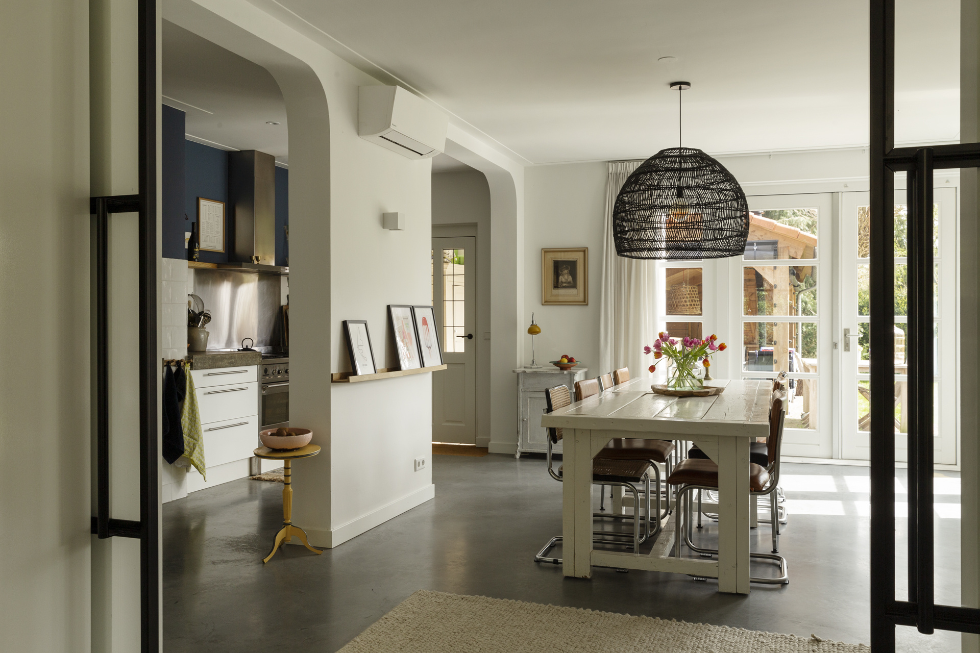 pavimento in cemento frattazzato continuo tra cucina e soggiorno: cucina e sala da pranzo con pavimento in cemento, Luxury, Design, Exclusive, Modern, Custom Made, Special, Beautiful