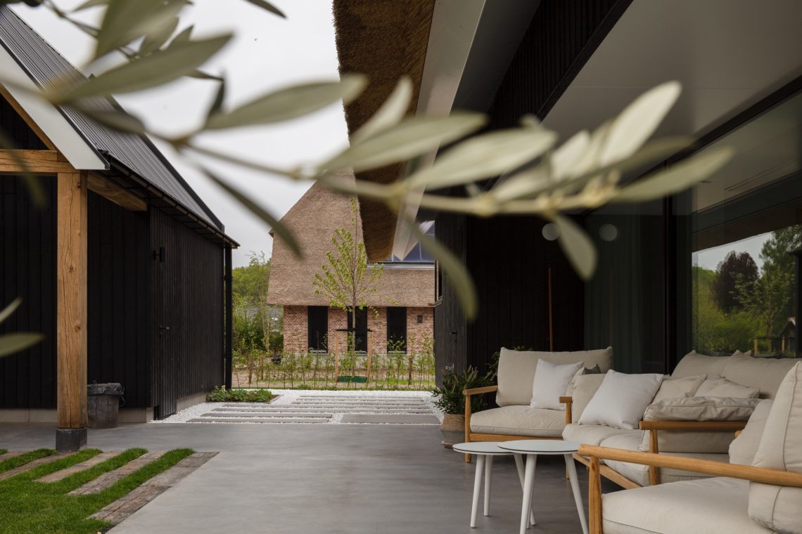 Betonvloer in de tuin: terras en oprit
