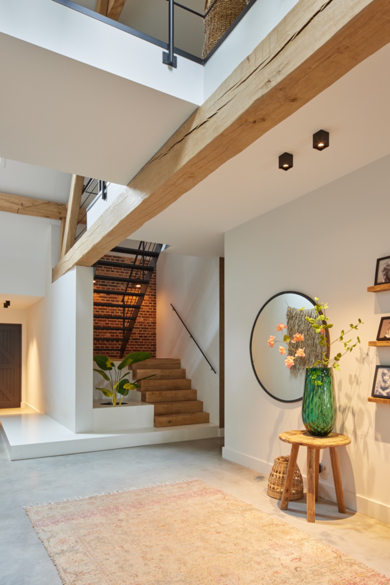mediterranean-inspired interior with natural light and exposed wooden beams: kitchen perspective with island, pendant, Luxe, Design, Exclusief, Modern, Maatwerk, Bijzondere, Mooie