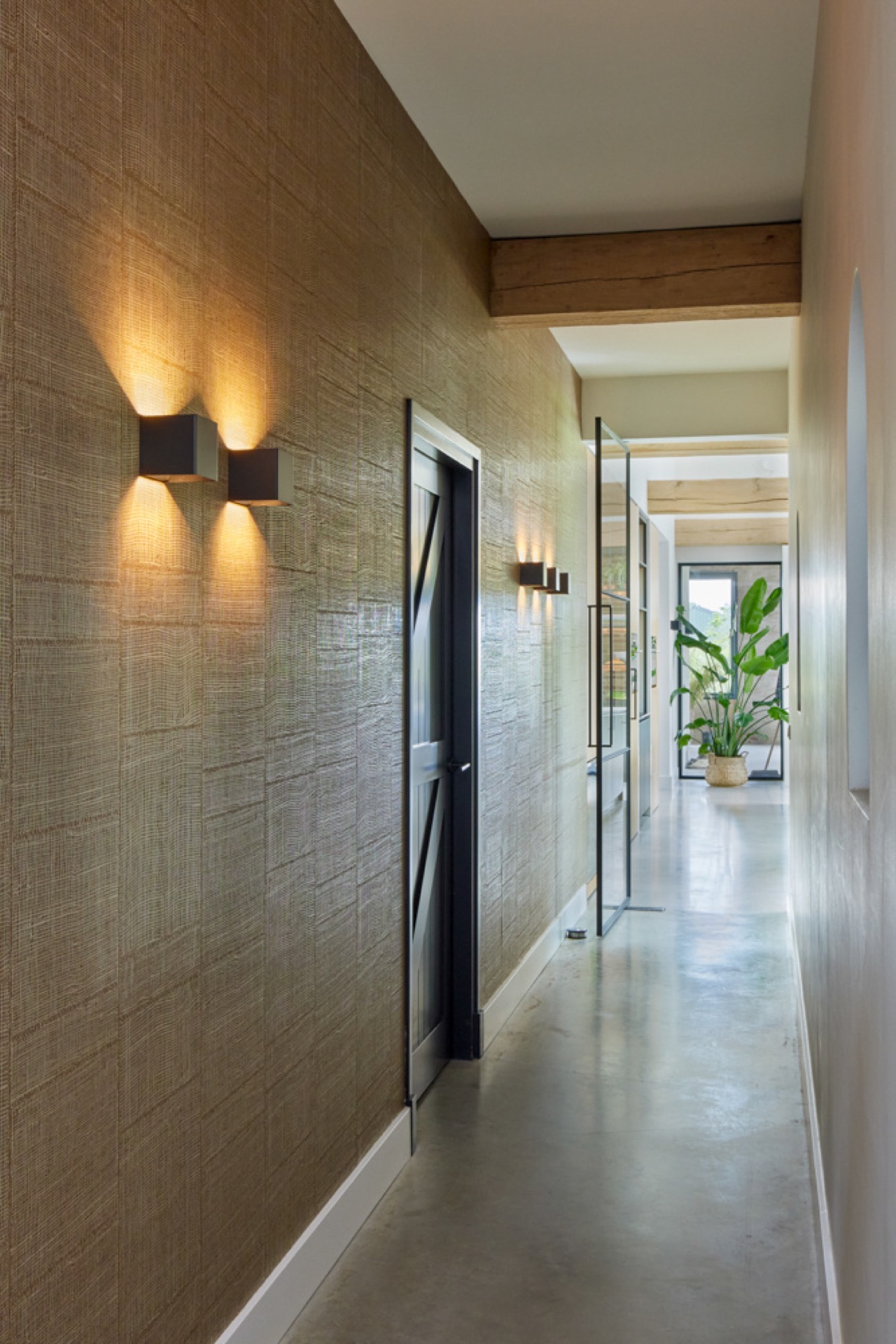 mediterranean-inspired interior with natural light and exposed wooden beams: pendant lamps above the kitchen with warm glow, Luxe, Design, Exclusief, Modern, Maatwerk, Bijzondere, Mooie