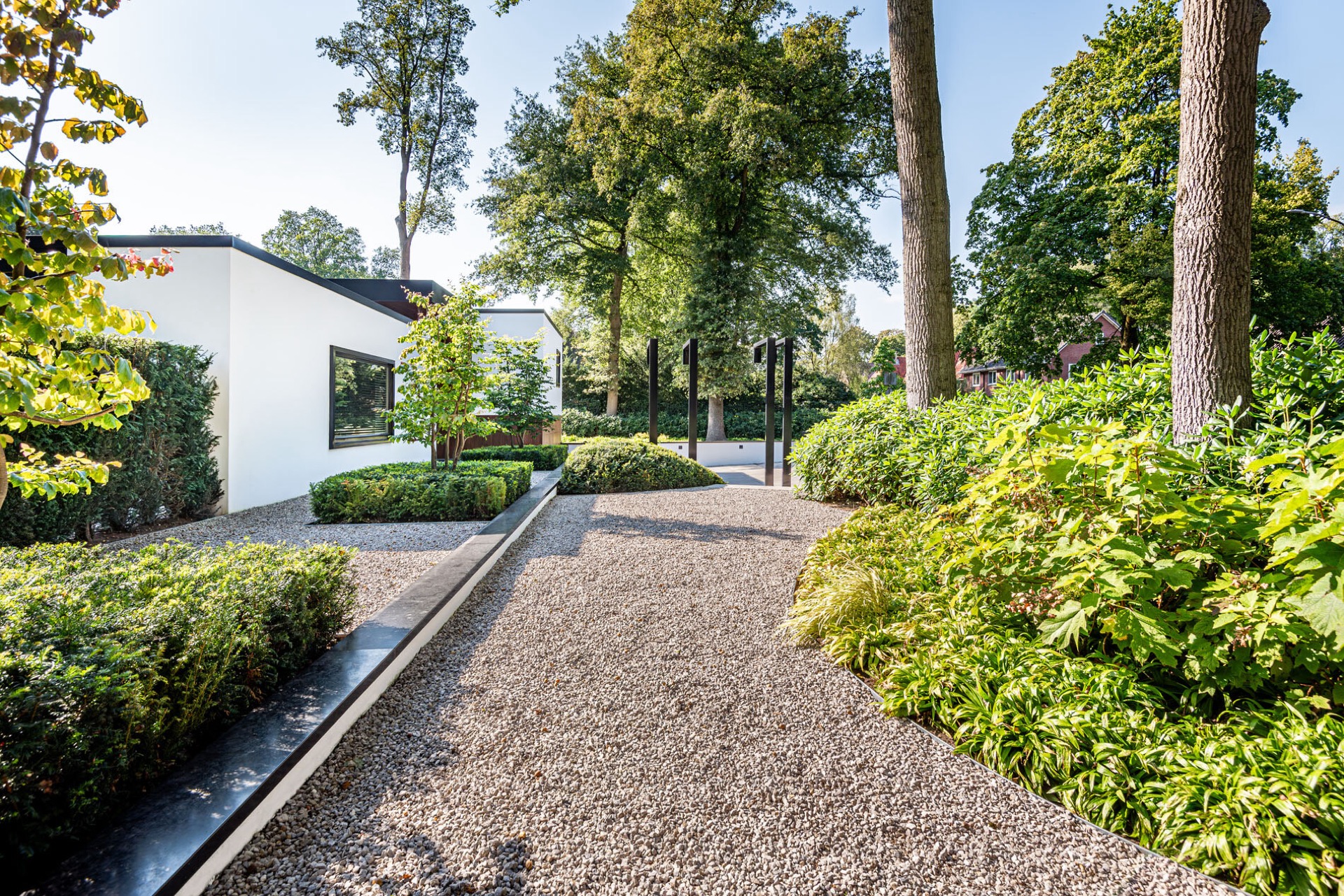 giardino di villa moderno con tettoia in vetro: moderne villatuin met overkapping en binnen-buiten overgang, Luxury, Design, Exclusive, Modern, Custom Made, Special, Beautiful